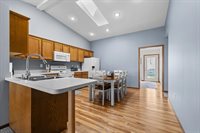 632 19th Ave SE, Minot, ND 58701