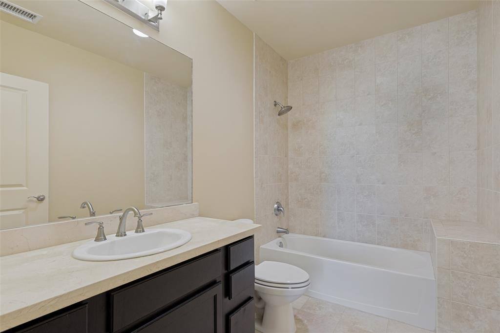 500 Throckmorton Street, Fort Worth, TX 76102