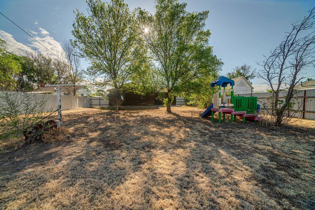 211 South Jackson Street, Hugoton, KS 67951