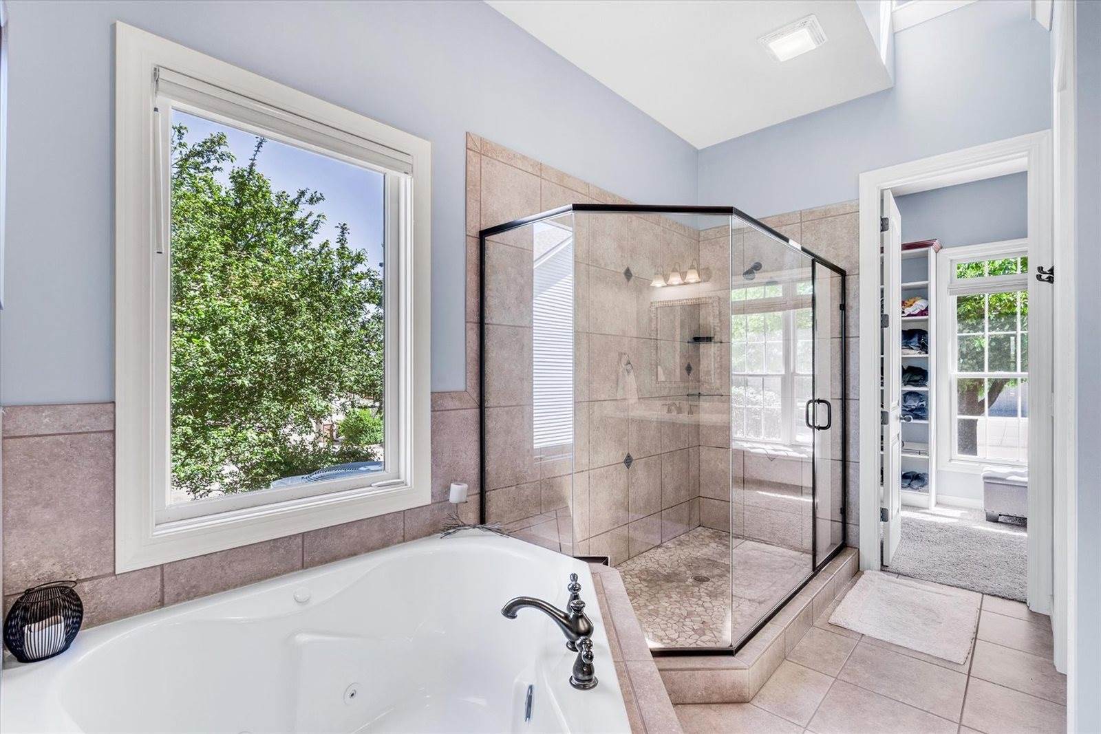 4980 Brittany Court, Bettendorf, IA 52722