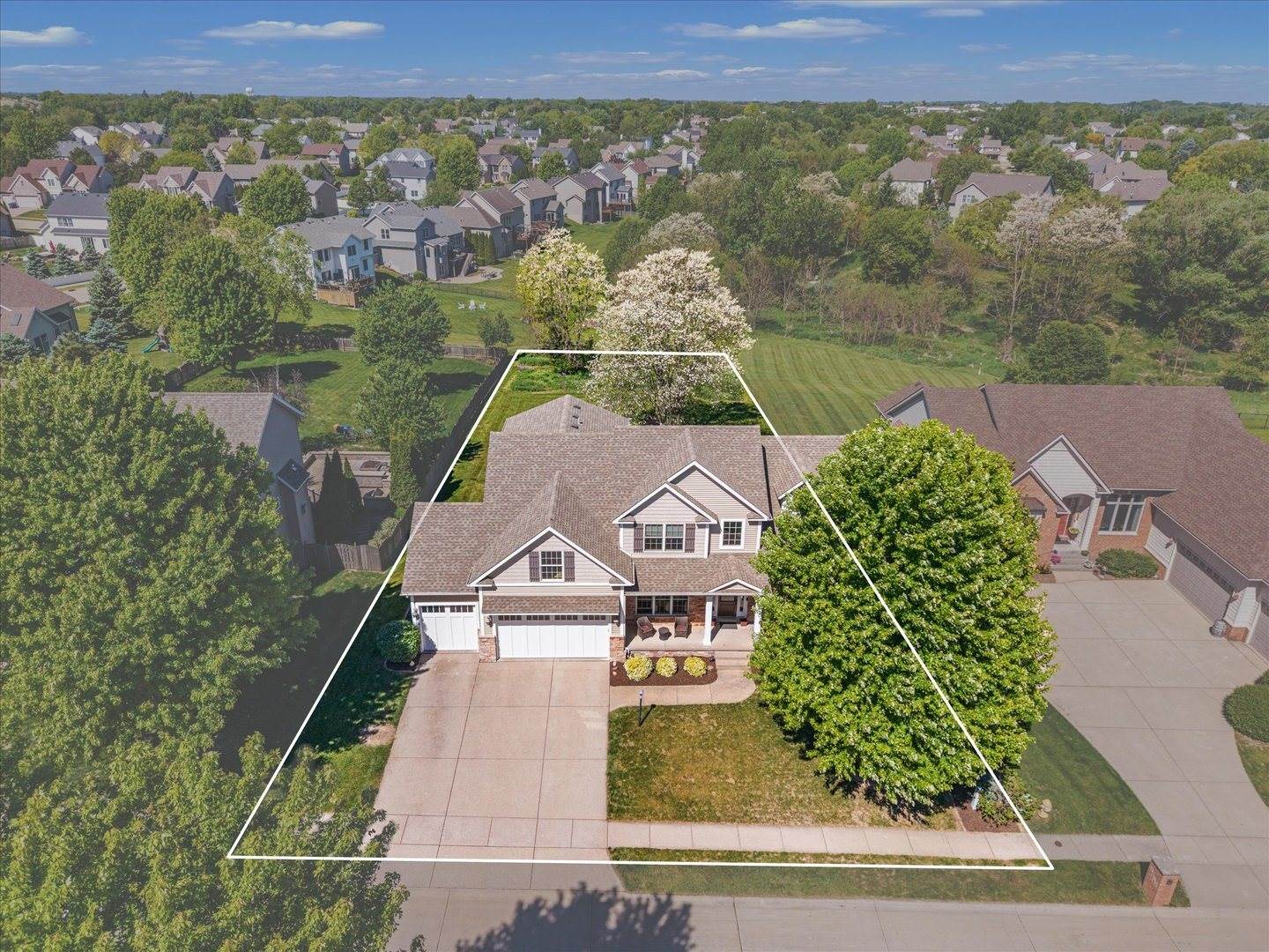 4980 Brittany Court, Bettendorf, IA 52722