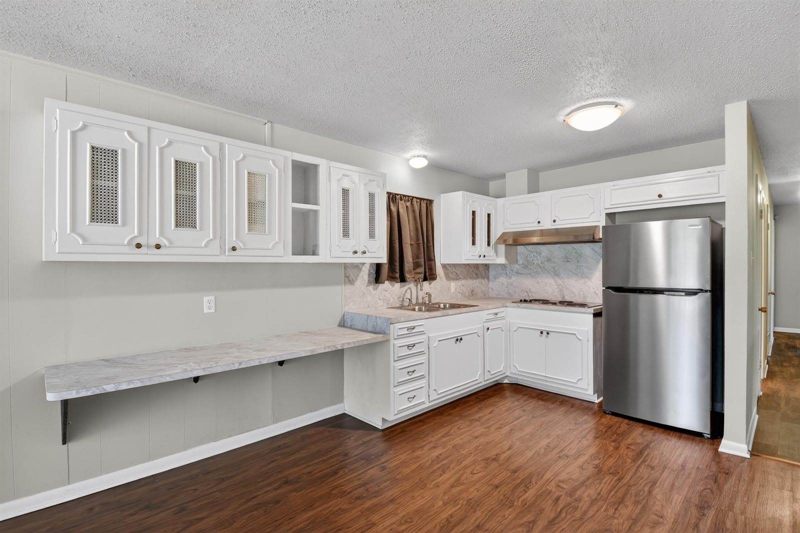1306 Greenbriar Dr, Longview, TX 75604
