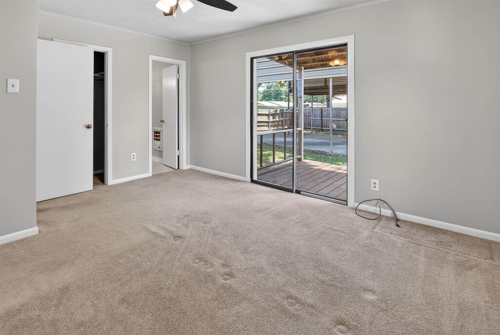 1306 Greenbriar Dr, Longview, TX 75604