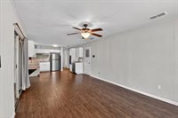 1306 Greenbriar Dr, Longview, TX 75604