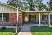 1306 Greenbriar Dr, Longview, TX 75604