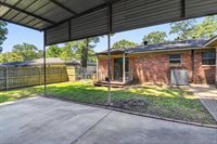 1306 Greenbriar Dr, Longview, TX 75604
