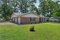 1306 Greenbriar Dr, Longview, TX 75604