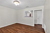 1306 Greenbriar Dr, Longview, TX 75604