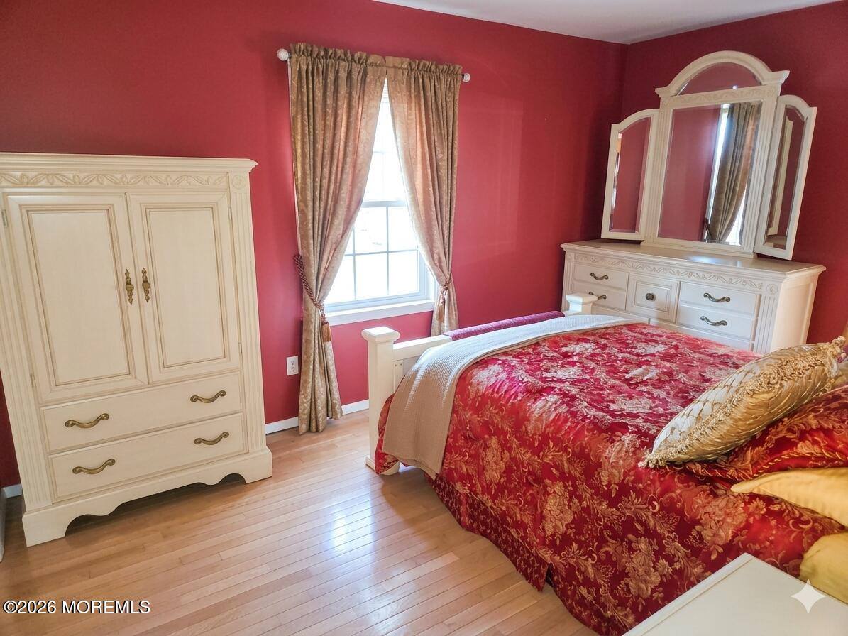 300 Pennington Court, Toms River, NJ 08753