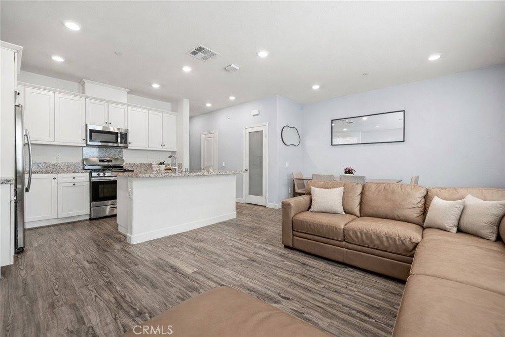 22838 Concord, Saugus, CA 91350