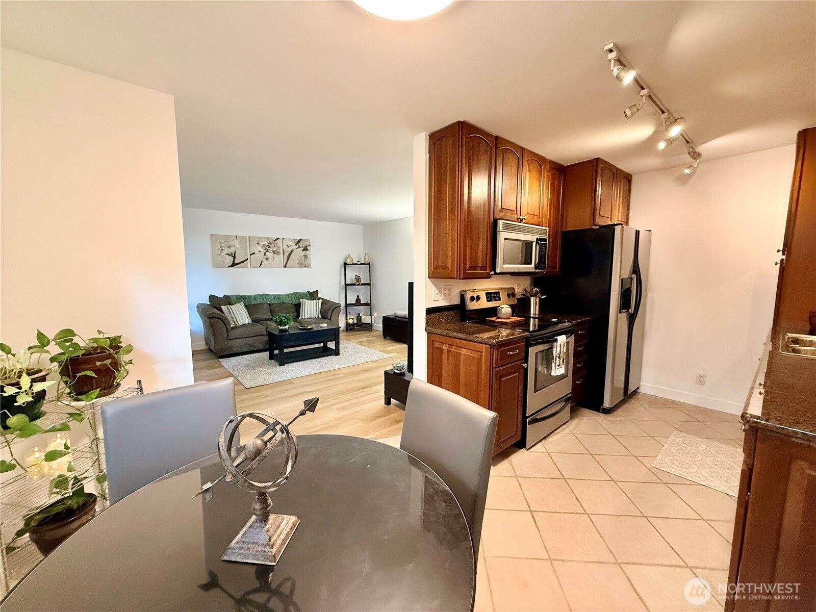7901 196th Street SW, Edmonds, WA 98026
