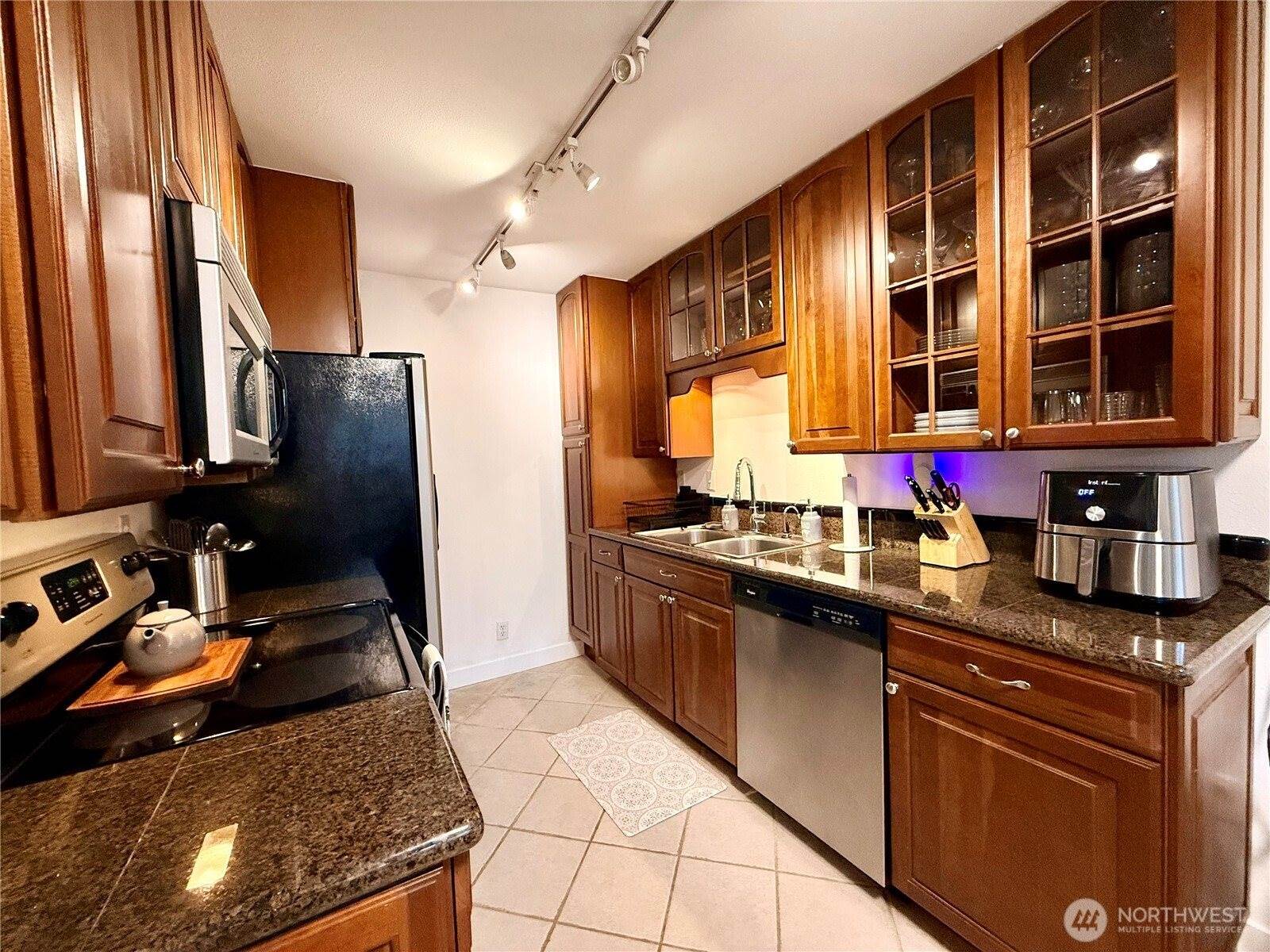 7901 196th Street SW, Edmonds, WA 98026