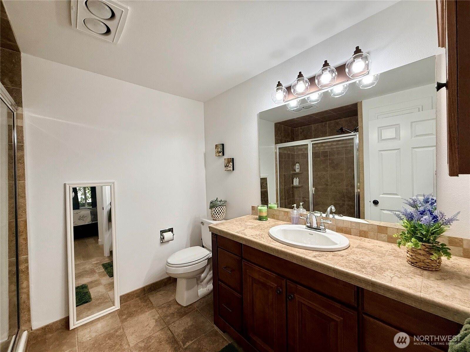 7901 196th Street SW, Edmonds, WA 98026