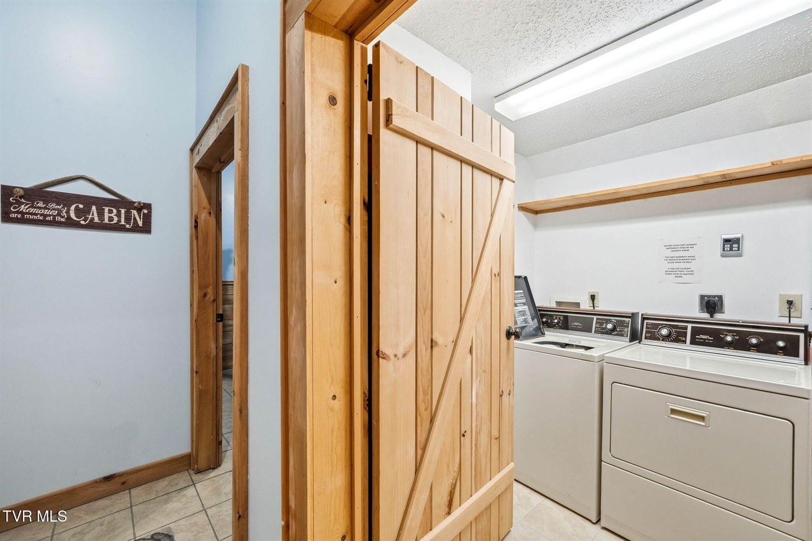308 Walnut Mountain Farm Loop, Hampton, TN 37658