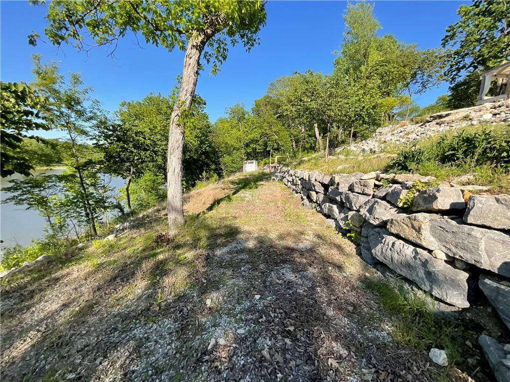 Lakecrest Drive, Excelsior Springs, MO 64024