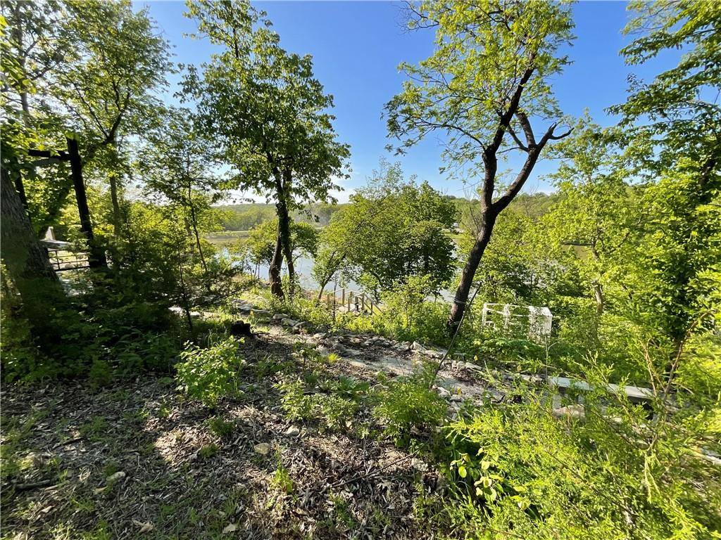 Lakecrest Drive, Excelsior Springs, MO 64024