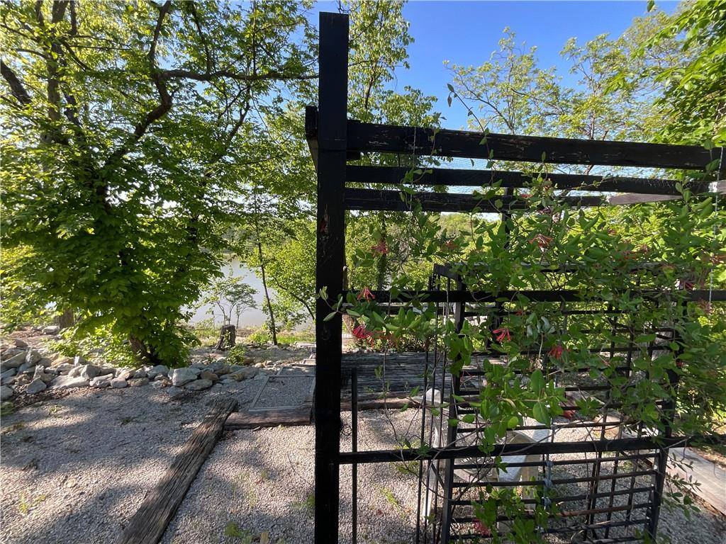 Lakecrest Drive, Excelsior Springs, MO 64024