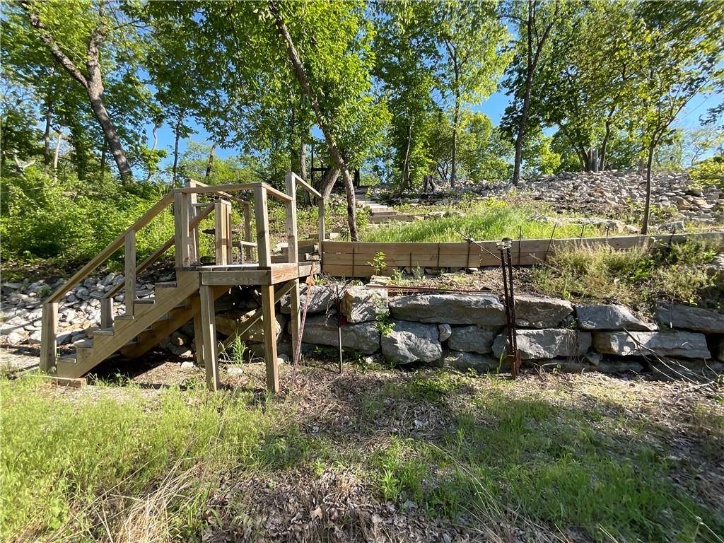 Lakecrest Drive, Excelsior Springs, MO 64024