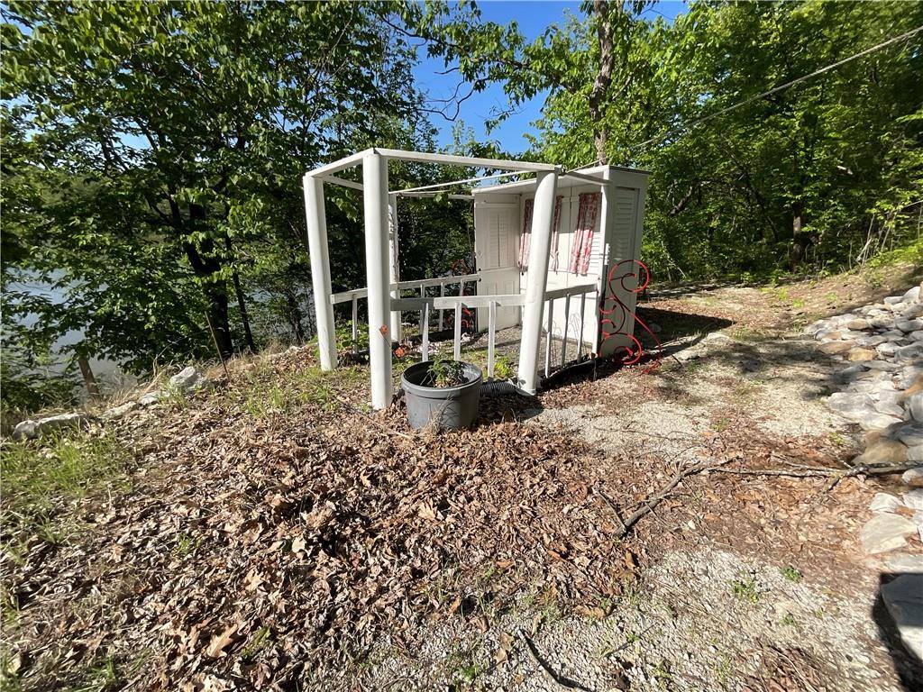 Lakecrest Drive, Excelsior Springs, MO 64024