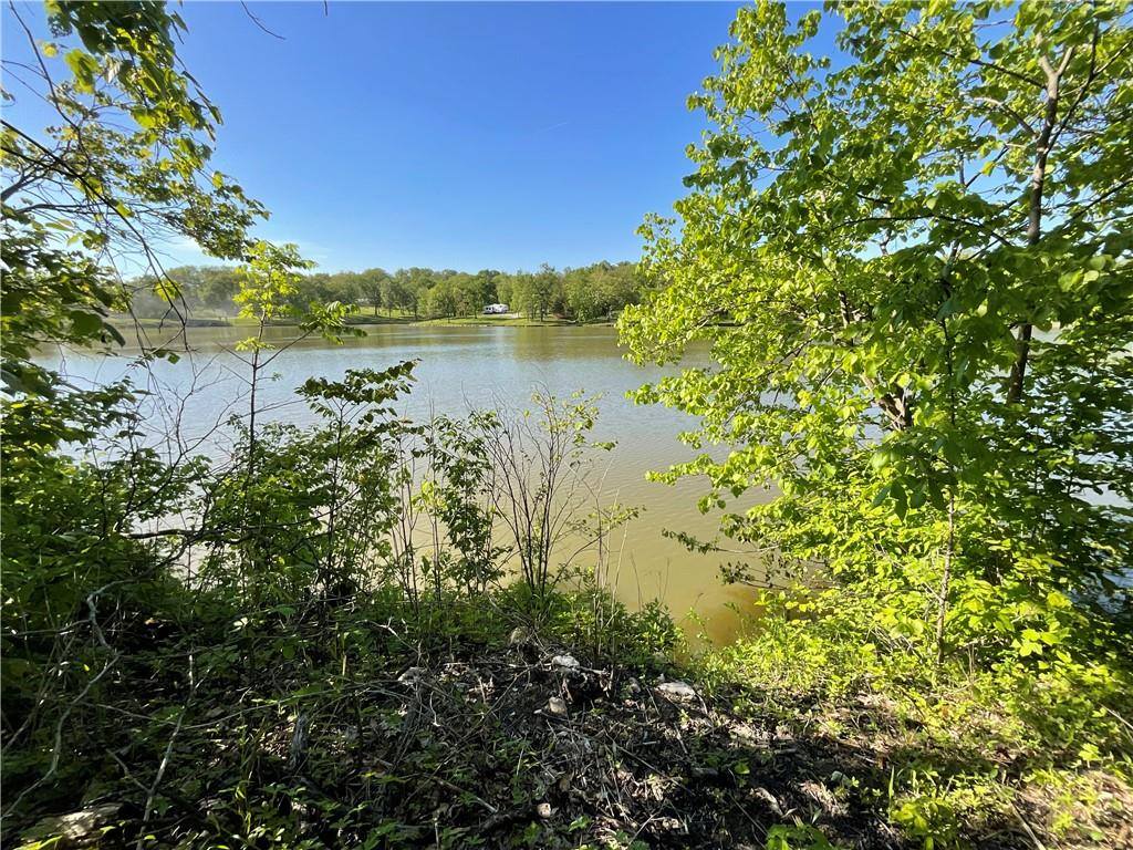 Lakecrest Drive, Excelsior Springs, MO 64024