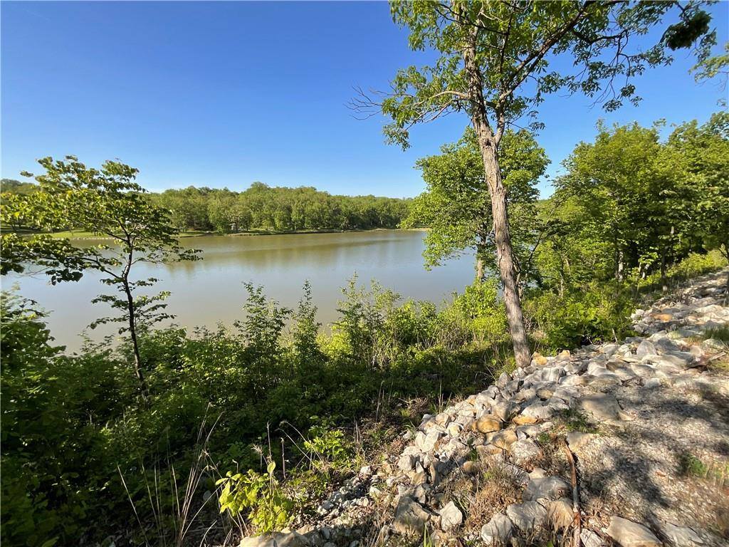 Lakecrest Drive, Excelsior Springs, MO 64024