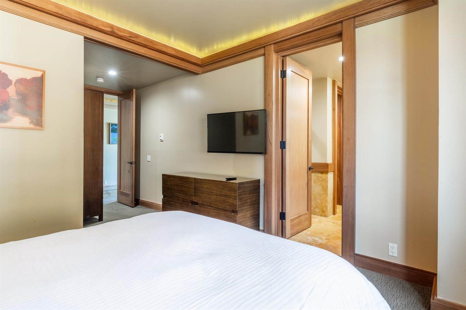 560 Obsidian Pl #1-03, Mammoth Lakes, CA 93546