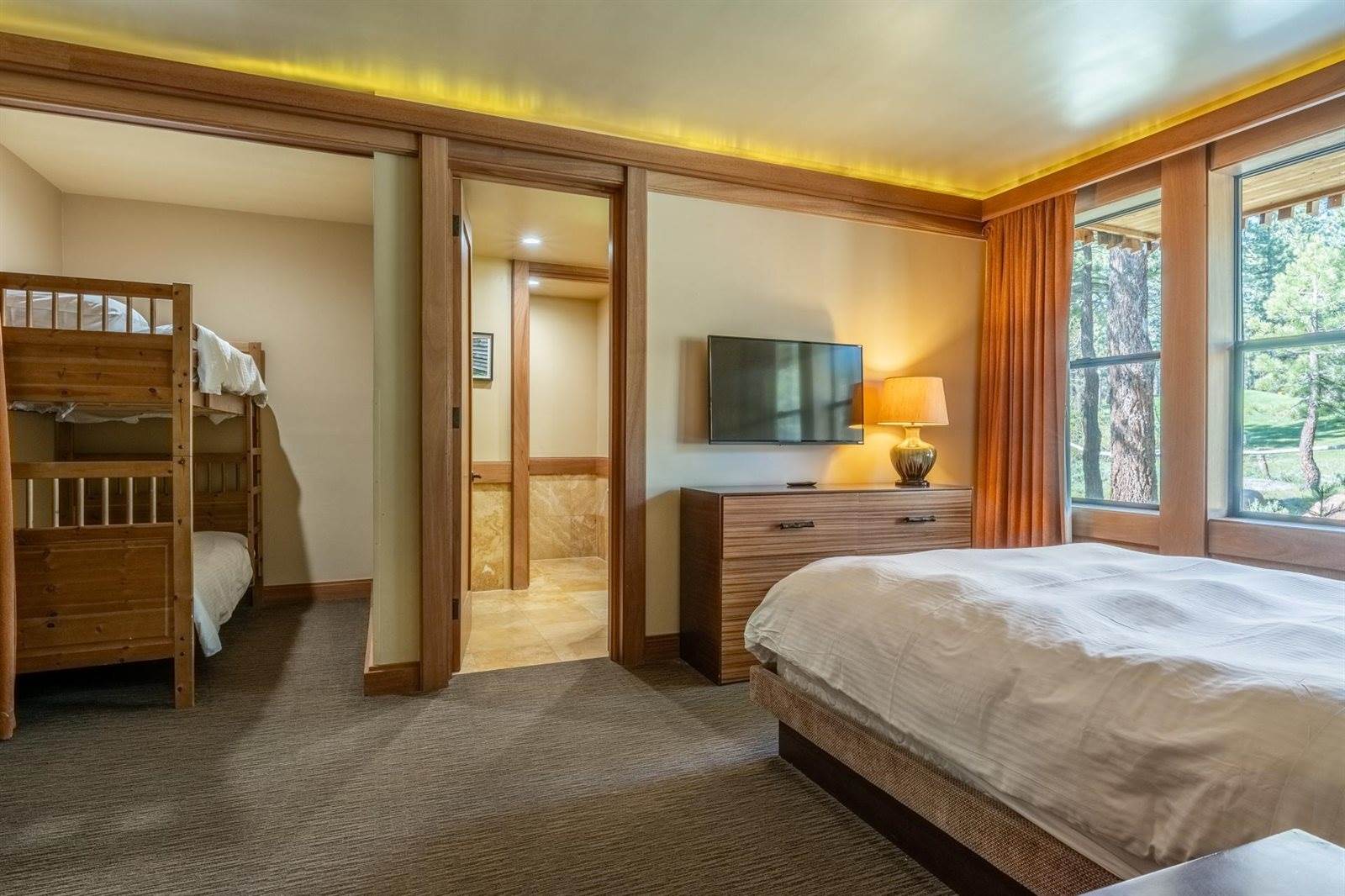 560 Obsidian Pl #1-03, Mammoth Lakes, CA 93546