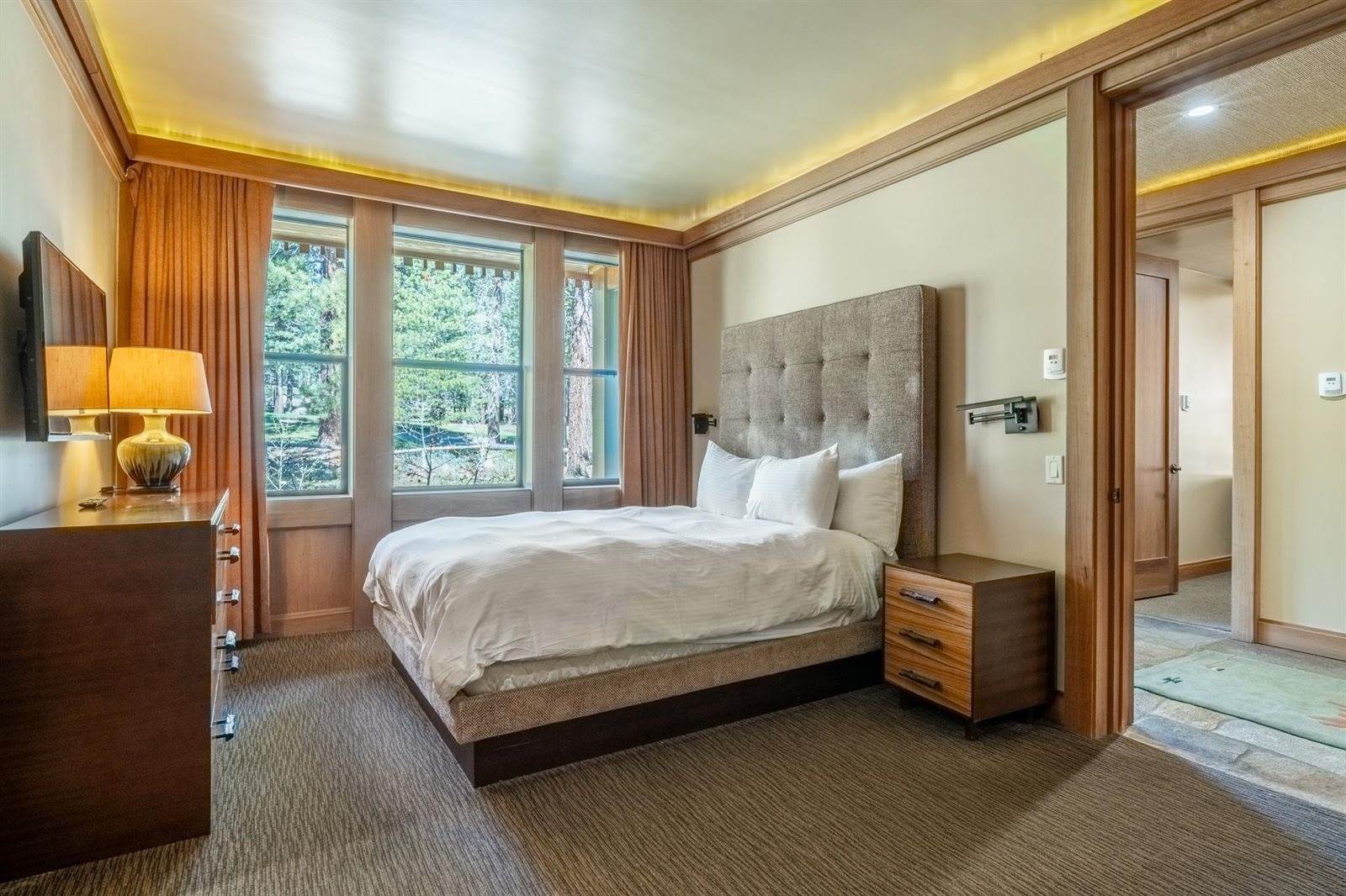 560 Obsidian Pl #1-03, Mammoth Lakes, CA 93546