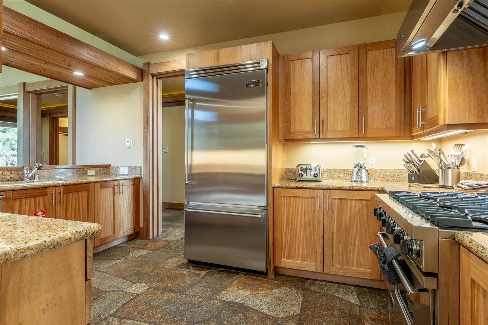 560 Obsidian Pl #1-03, Mammoth Lakes, CA 93546