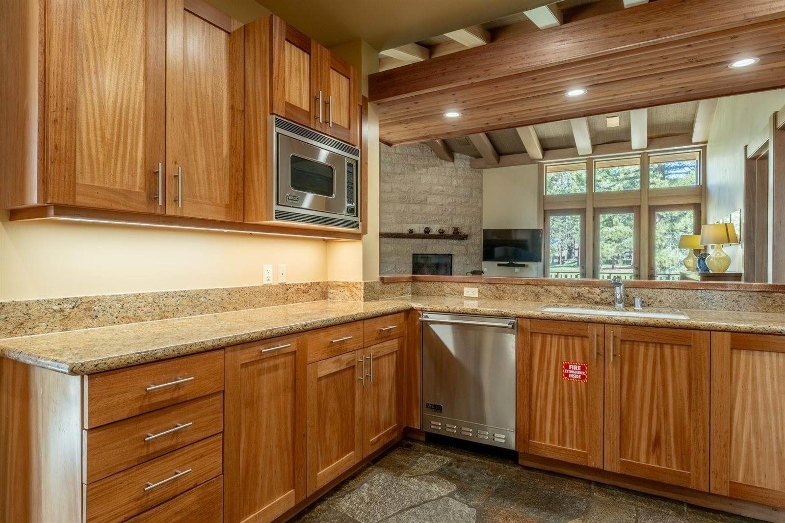 560 Obsidian Pl #1-03, Mammoth Lakes, CA 93546