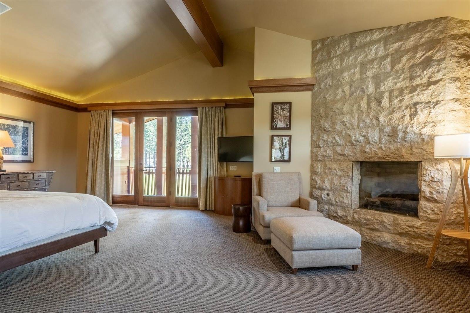 560 Obsidian Pl #1-03, Mammoth Lakes, CA 93546