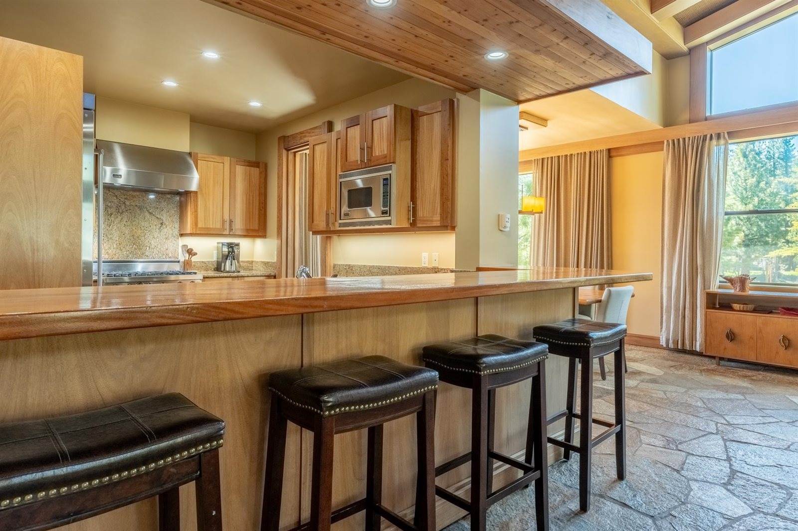 560 Obsidian Pl #1-03, Mammoth Lakes, CA 93546