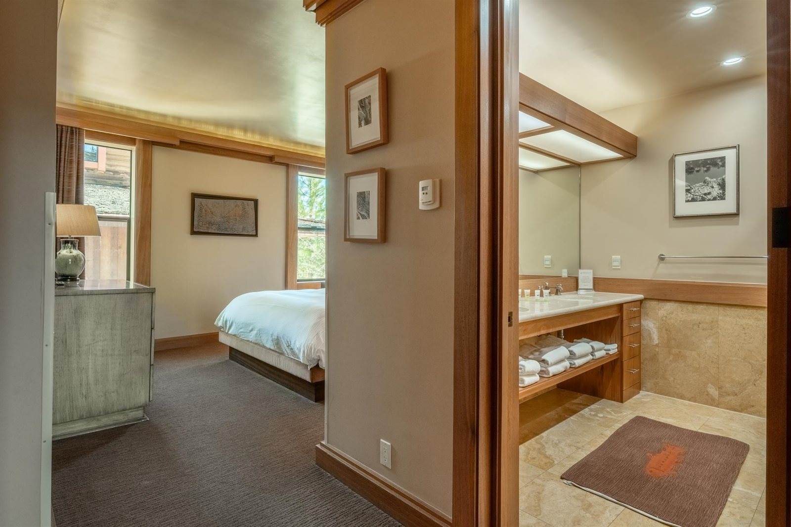 560 Obsidian Pl #1-03, Mammoth Lakes, CA 93546