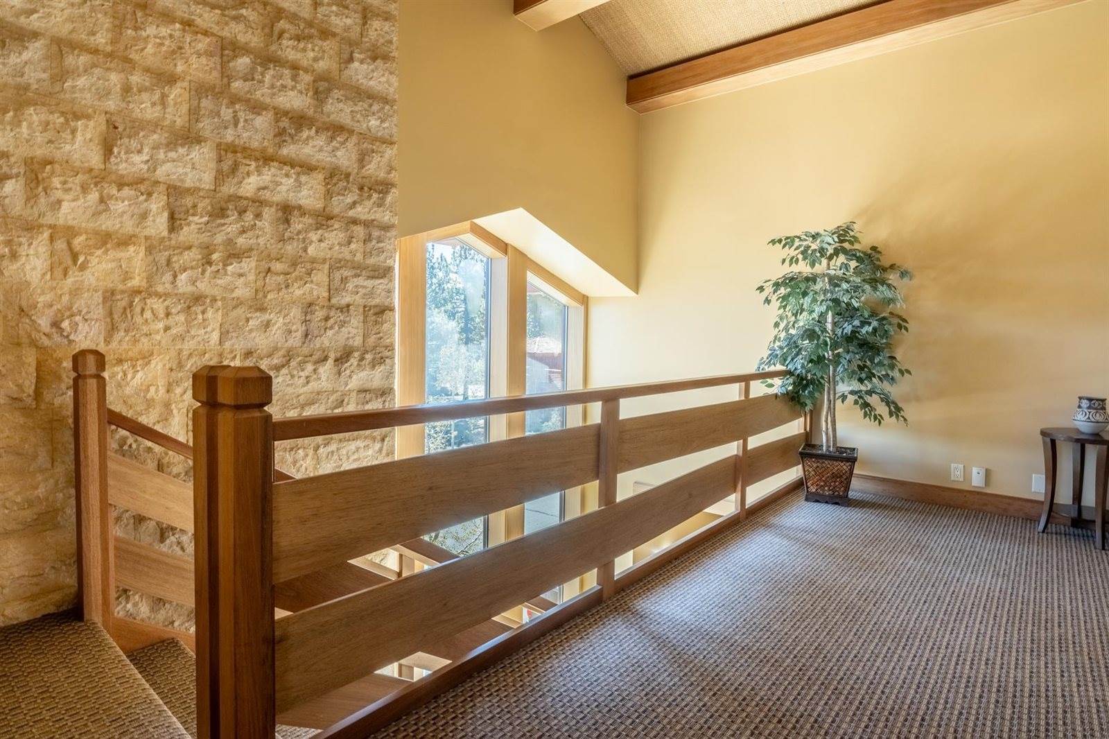 560 Obsidian Pl #1-03, Mammoth Lakes, CA 93546