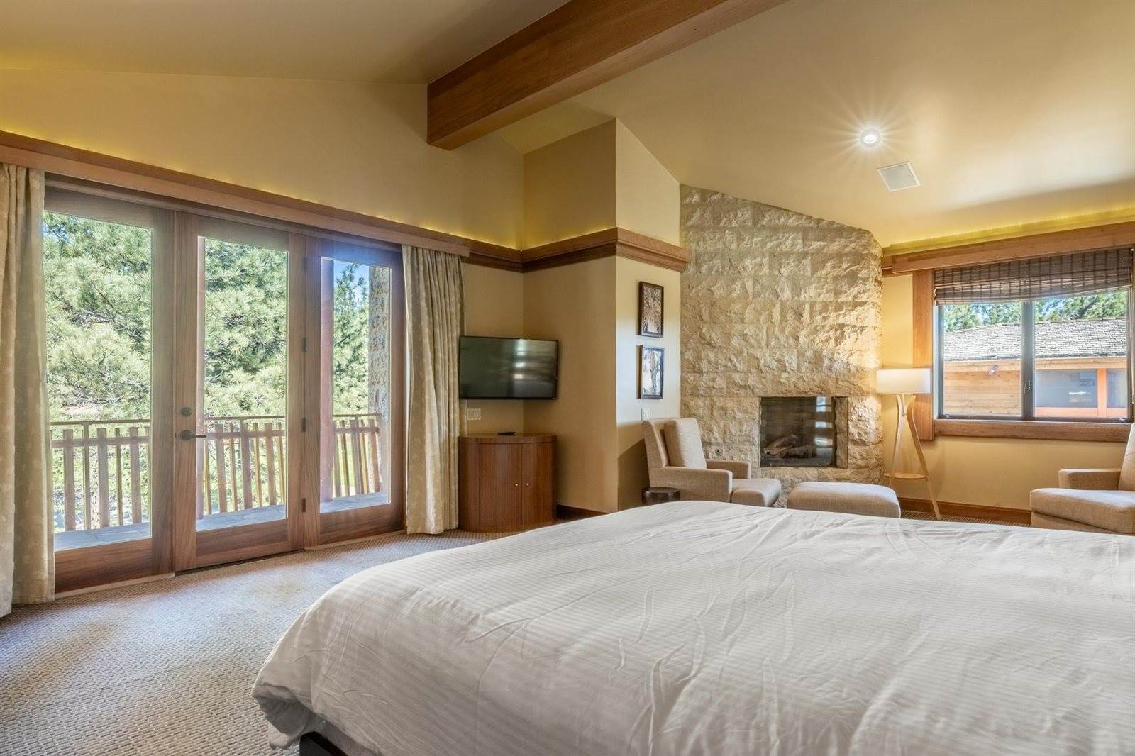 560 Obsidian Pl #1-03, Mammoth Lakes, CA 93546