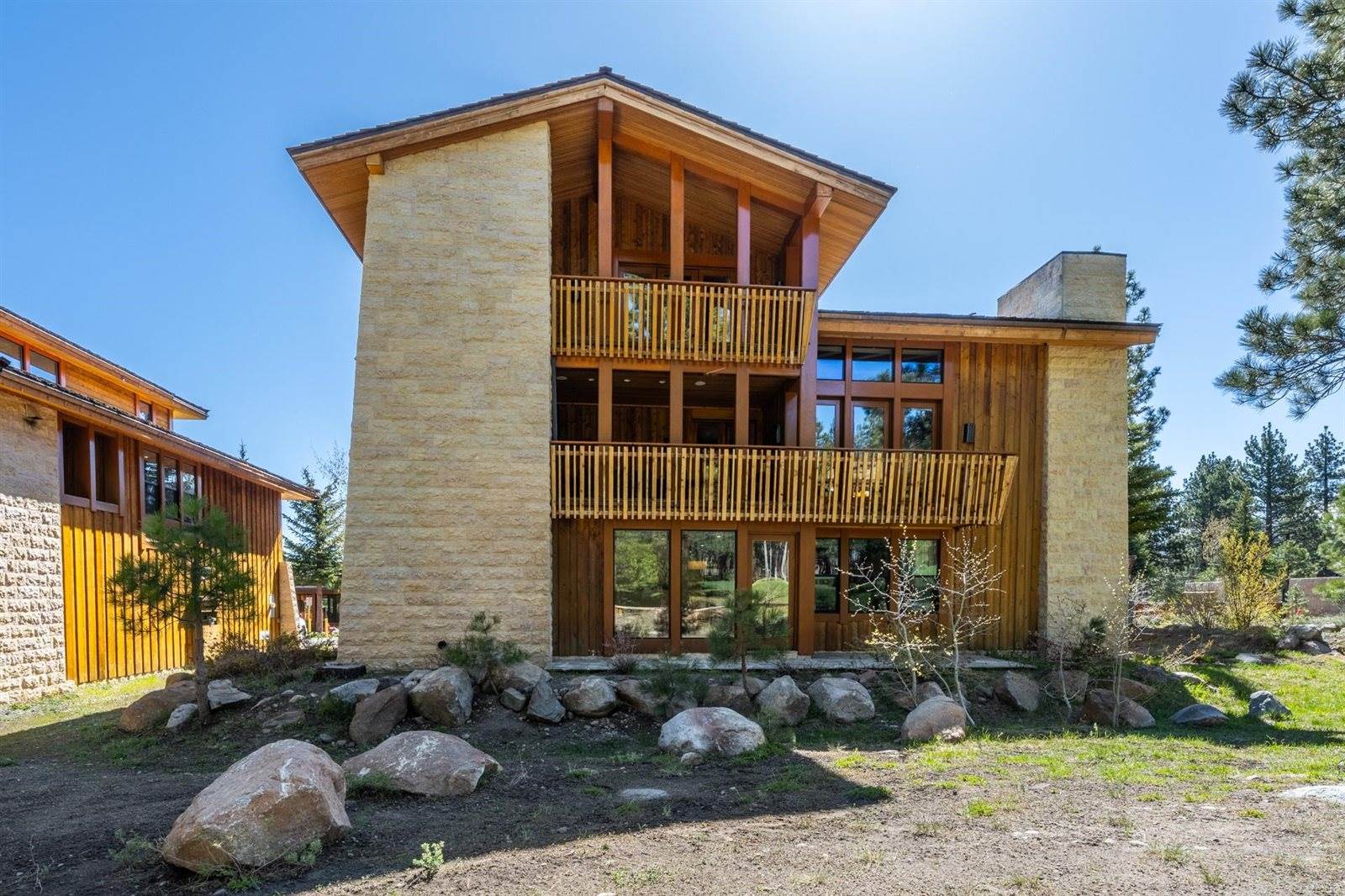560 Obsidian Pl #1-03, Mammoth Lakes, CA 93546