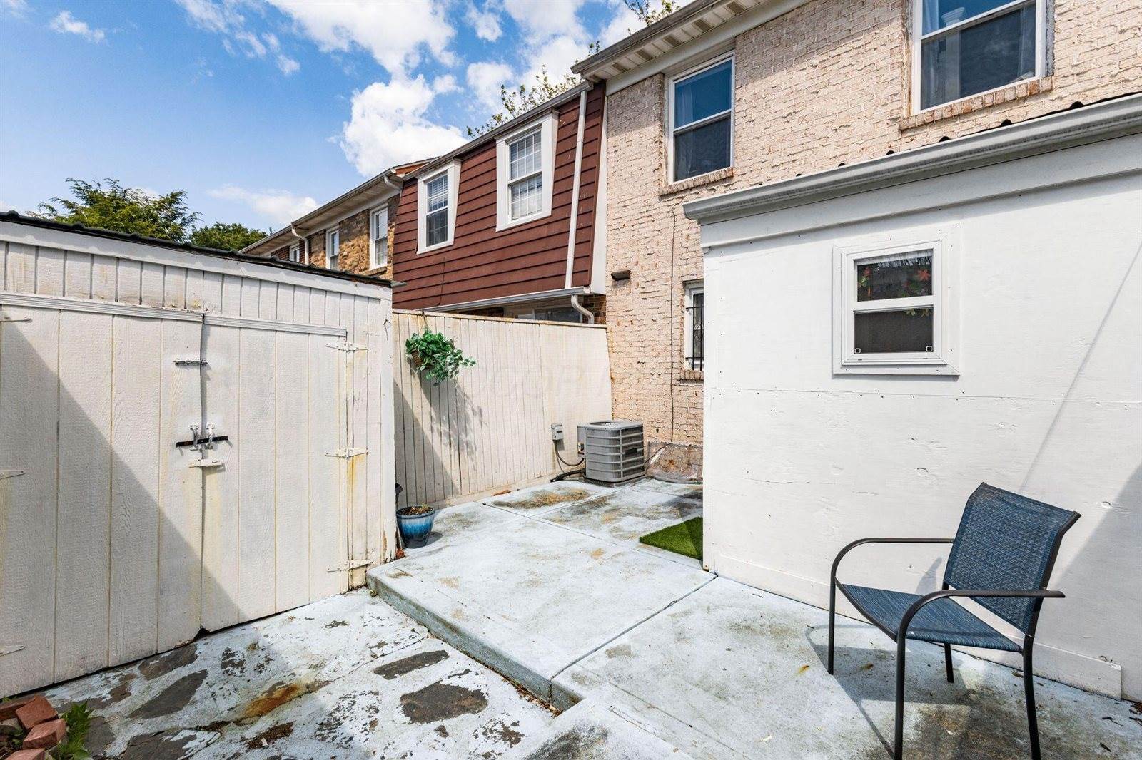 2472 Hardesty Drive South, Columbus, OH 43204