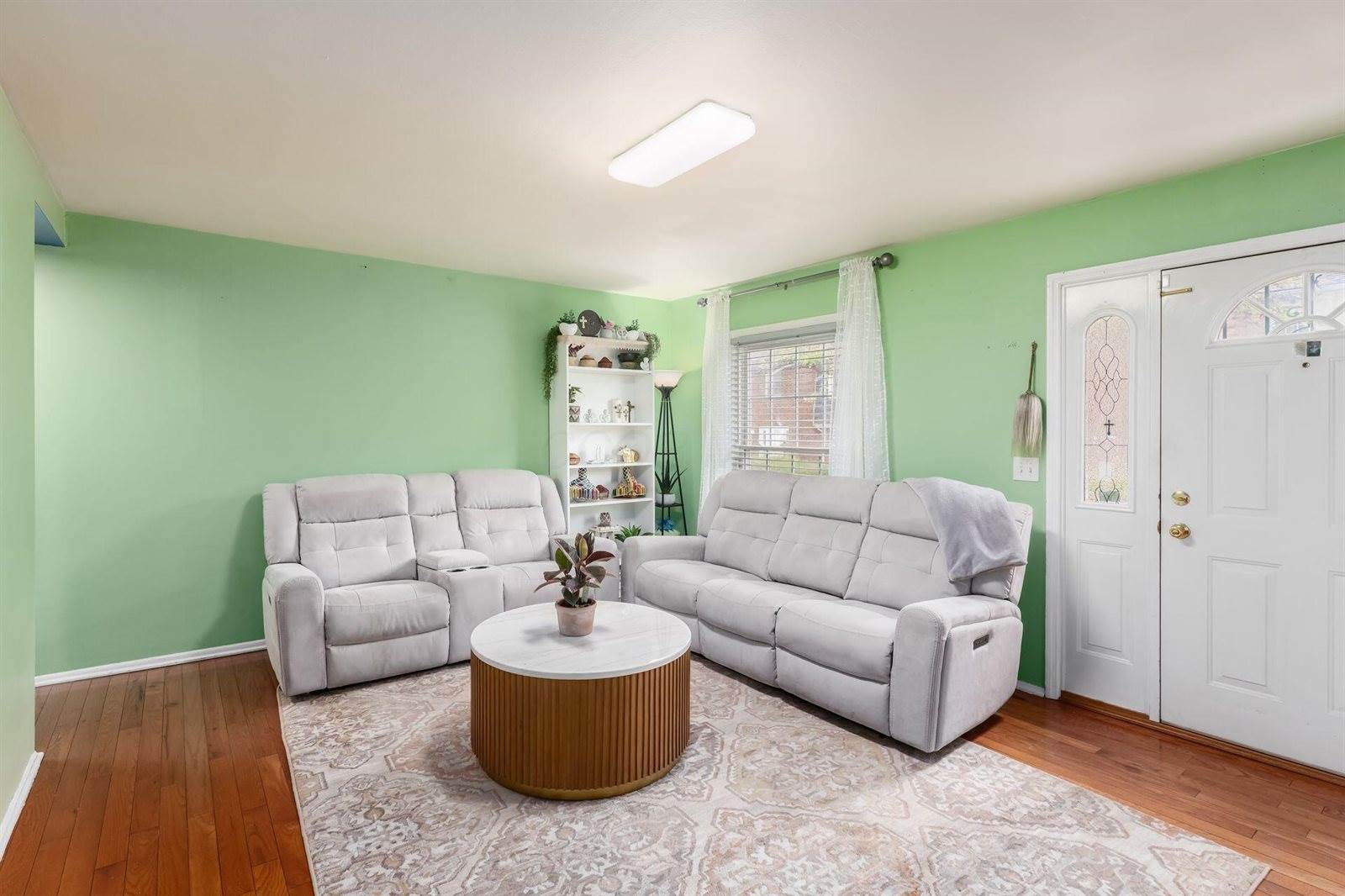 2472 Hardesty Drive South, Columbus, OH 43204