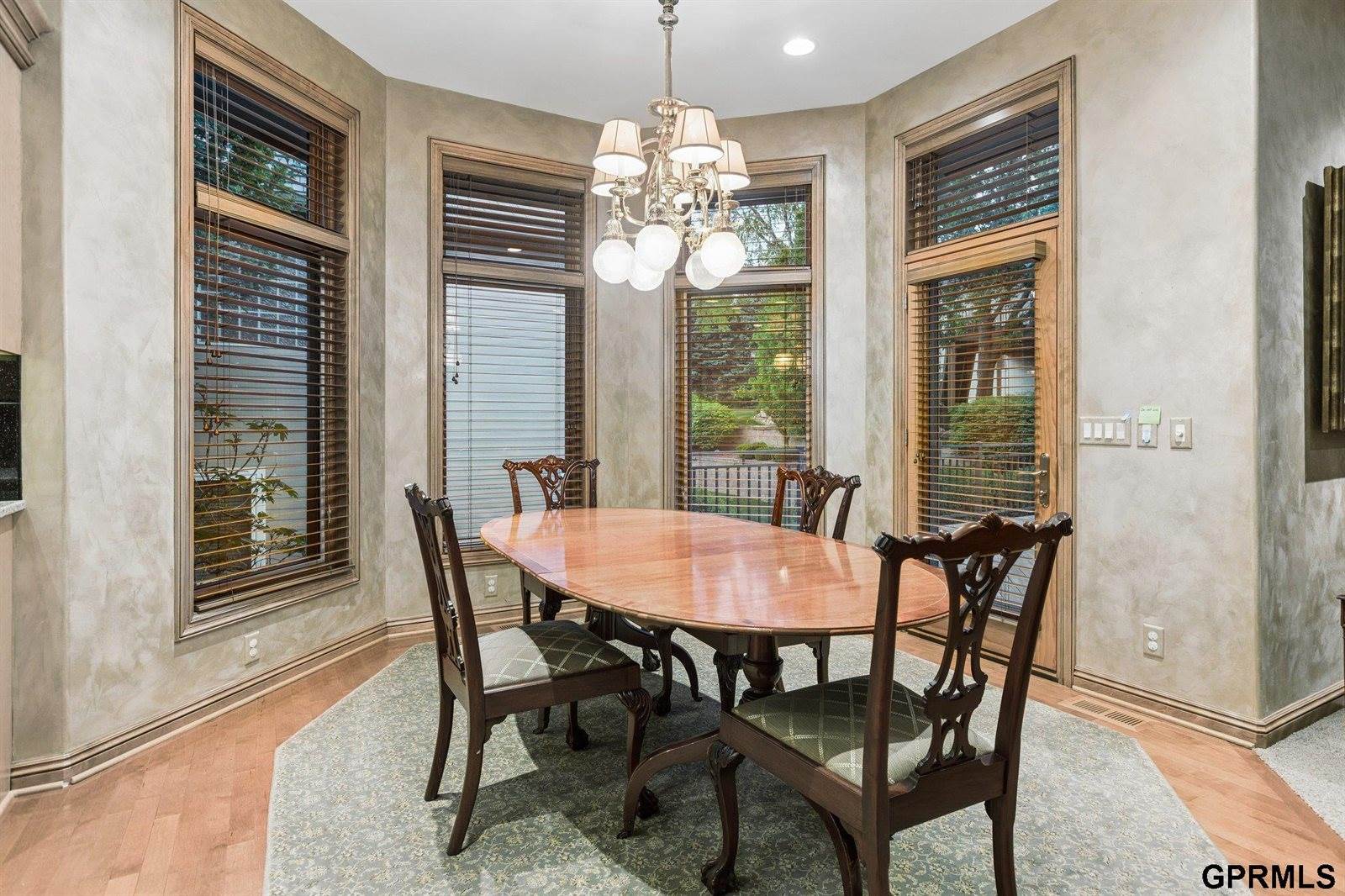 1427 North 133 Street, Omaha, NE 68154