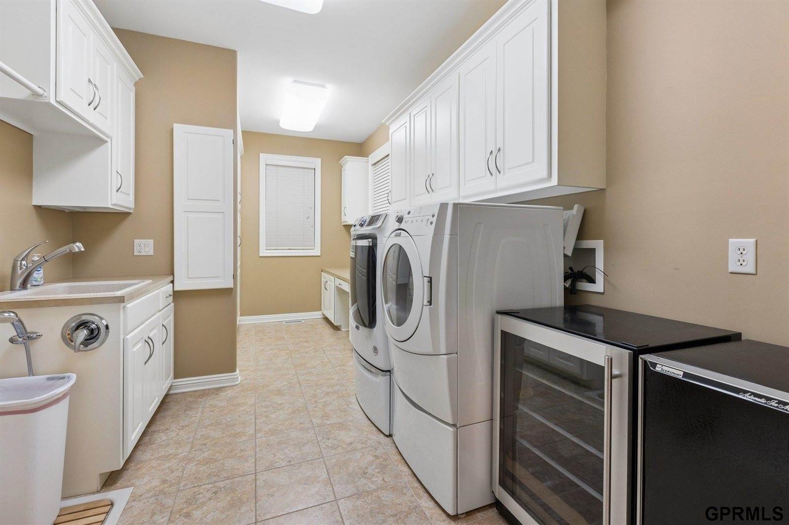 1427 North 133 Street, Omaha, NE 68154