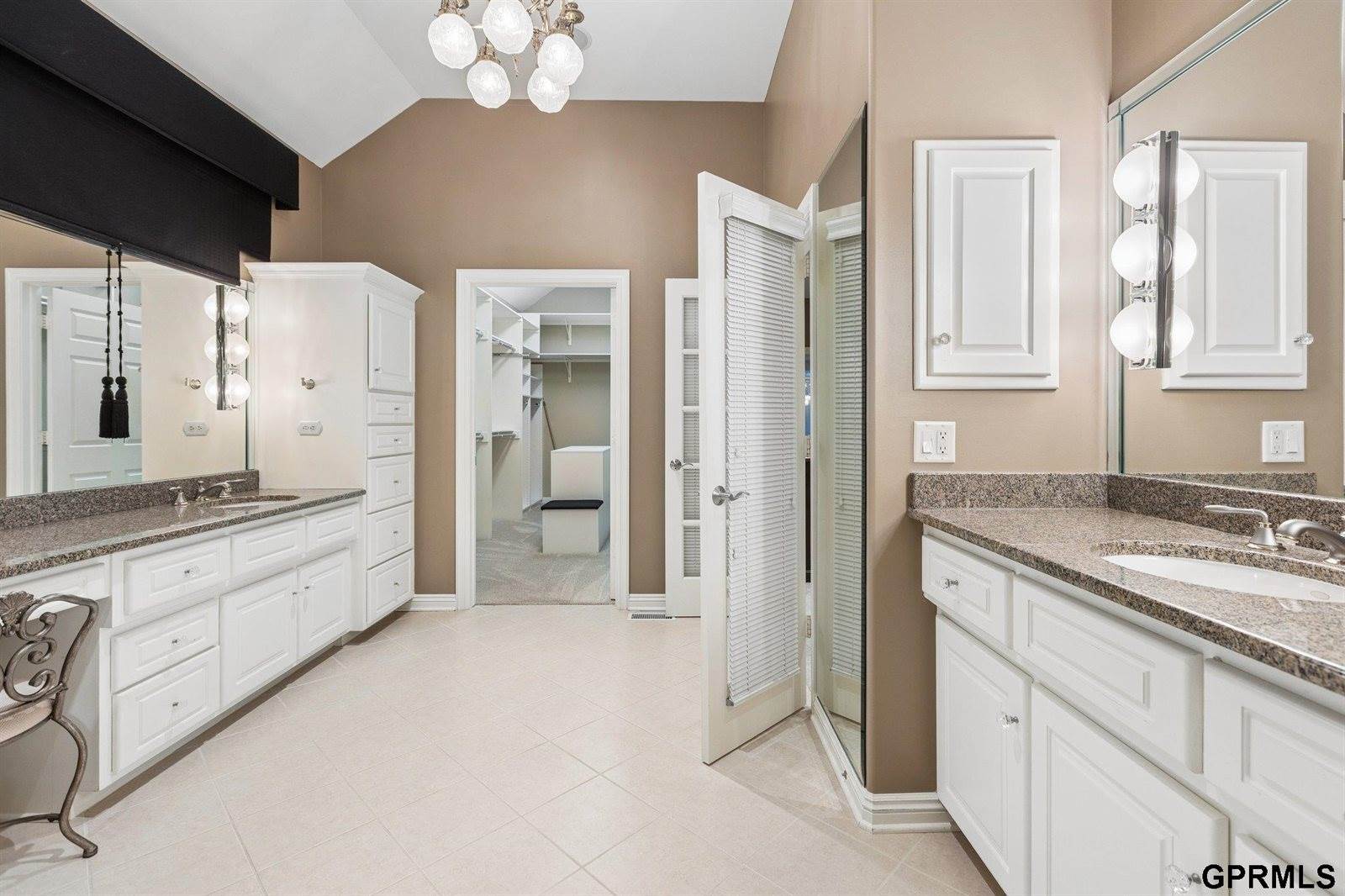 1427 North 133 Street, Omaha, NE 68154