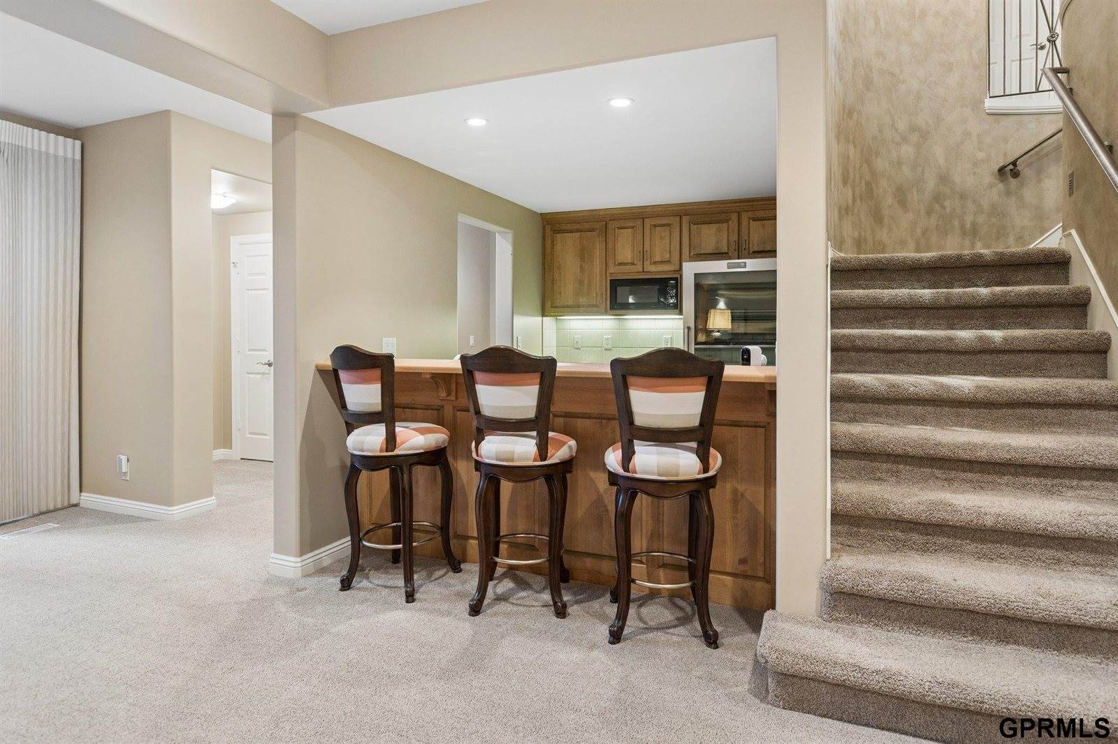 1427 North 133 Street, Omaha, NE 68154