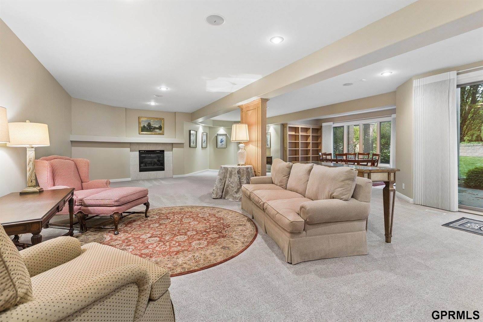 1427 North 133 Street, Omaha, NE 68154
