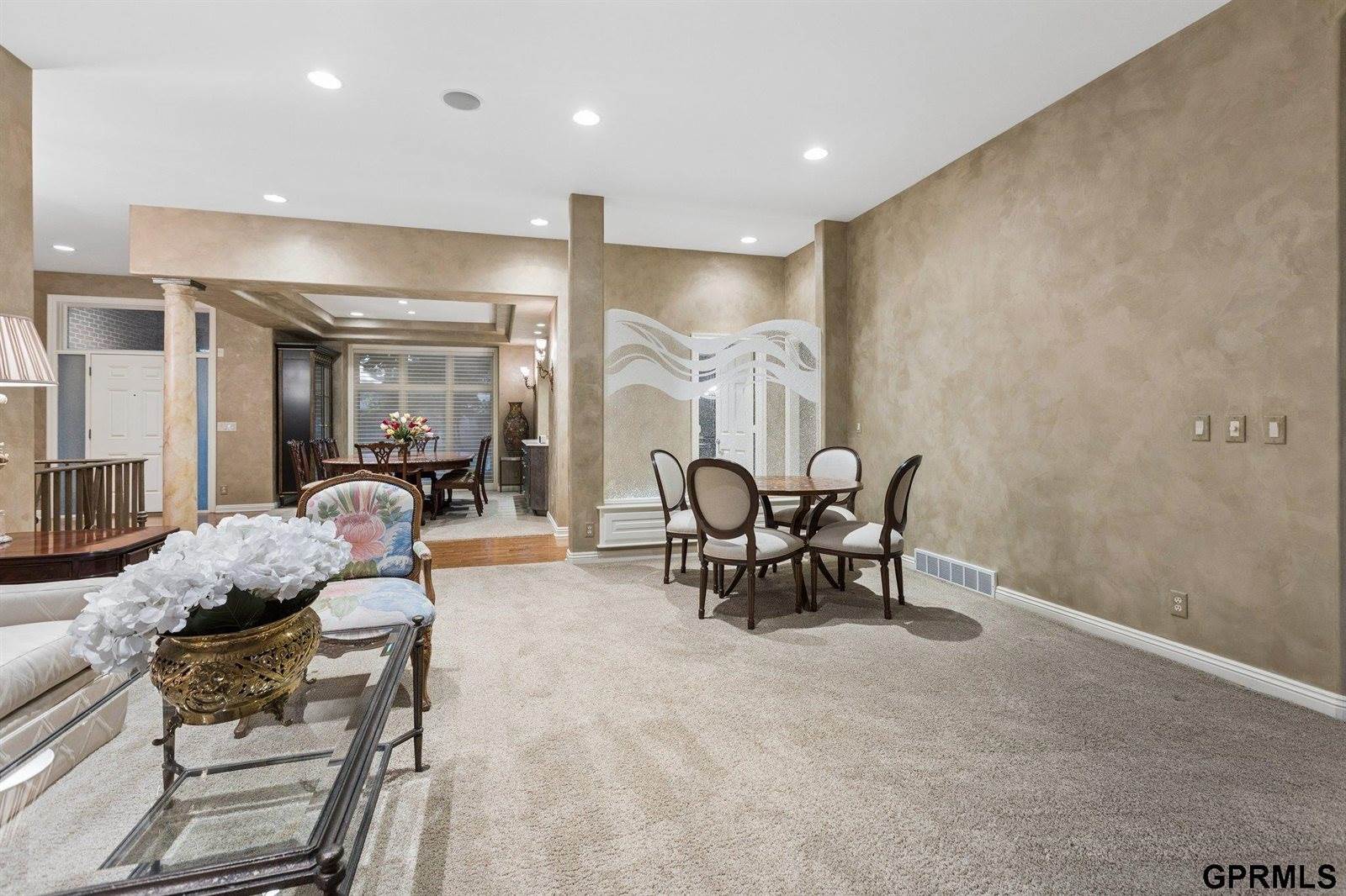 1427 North 133 Street, Omaha, NE 68154