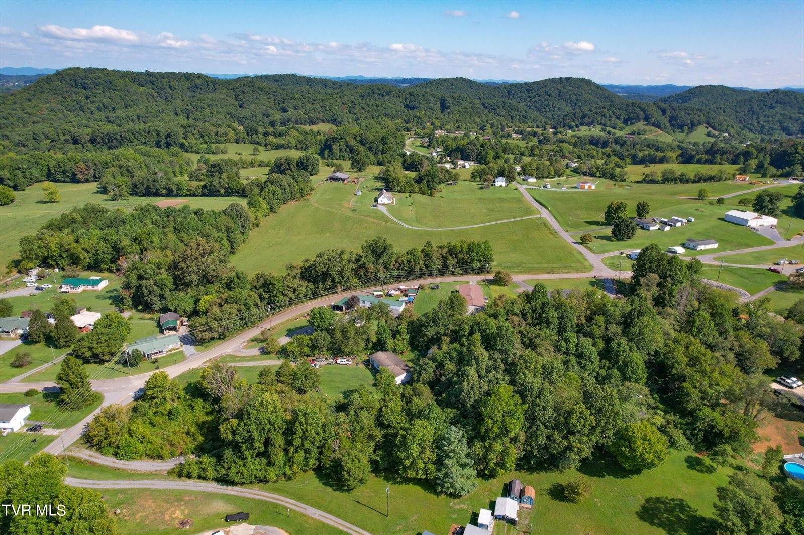 744 Ridge Drive, Piney Flats, TN 37686