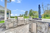49 Pasture Drive, Farmingdale, NJ 07727