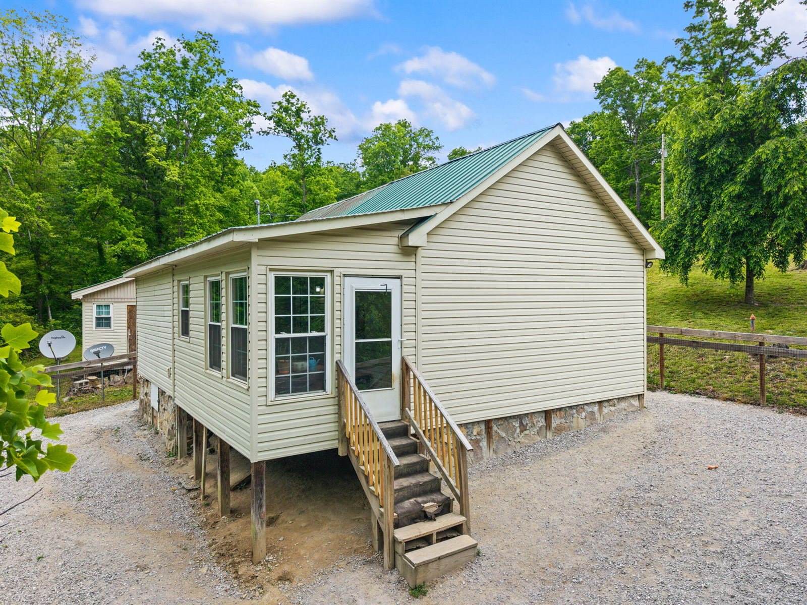 2585 Hazel Patch Road, East Bernstadt, KY 40729