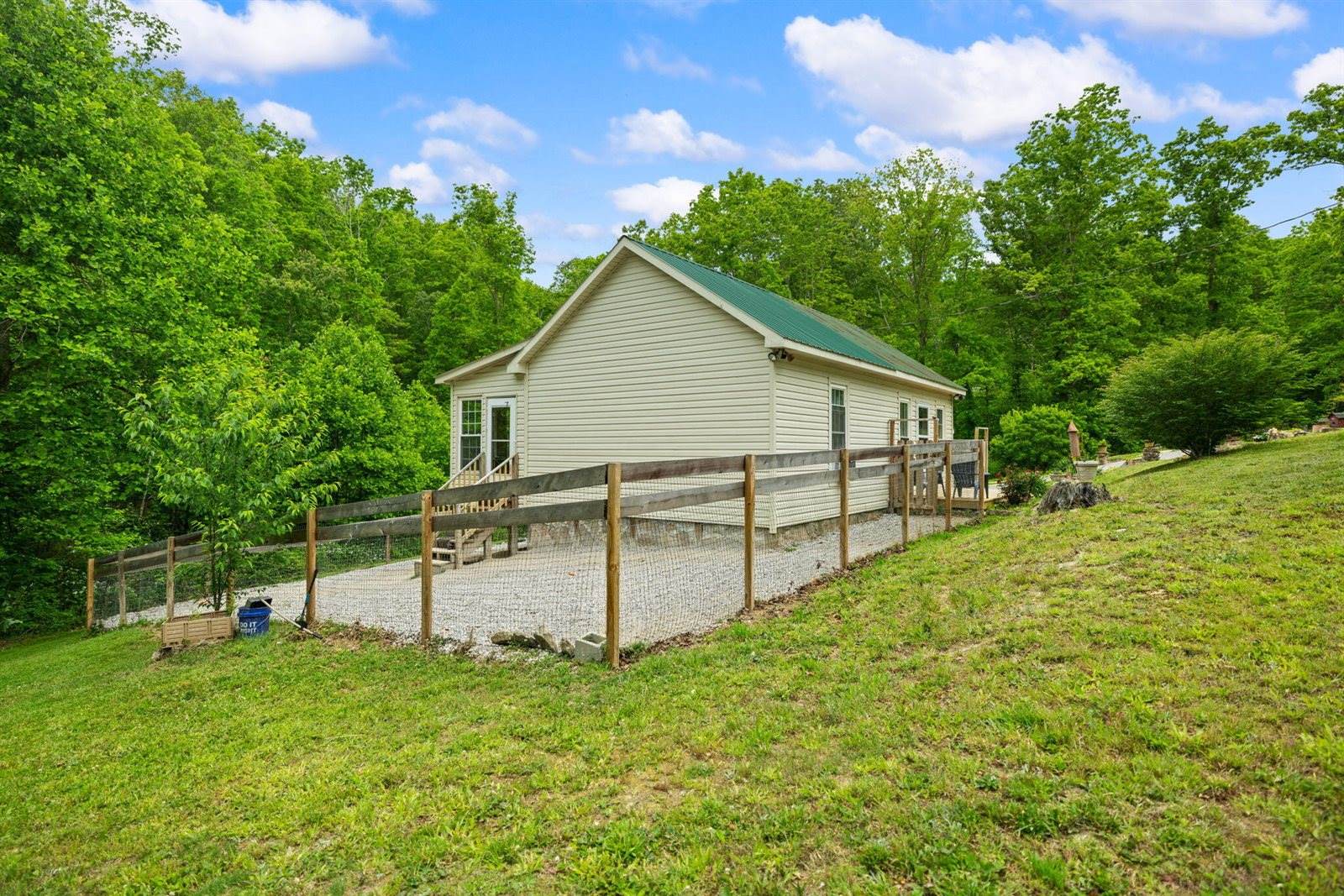 2585 Hazel Patch Road, East Bernstadt, KY 40729