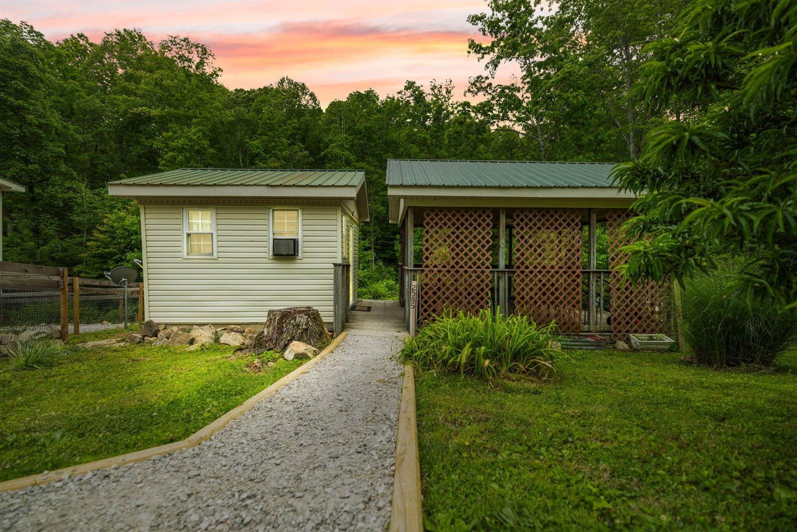 2585 Hazel Patch Road, East Bernstadt, KY 40729