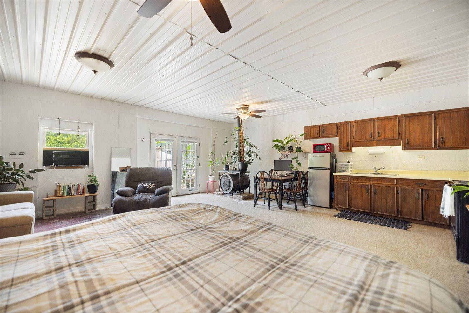 2585 Hazel Patch Road, East Bernstadt, KY 40729